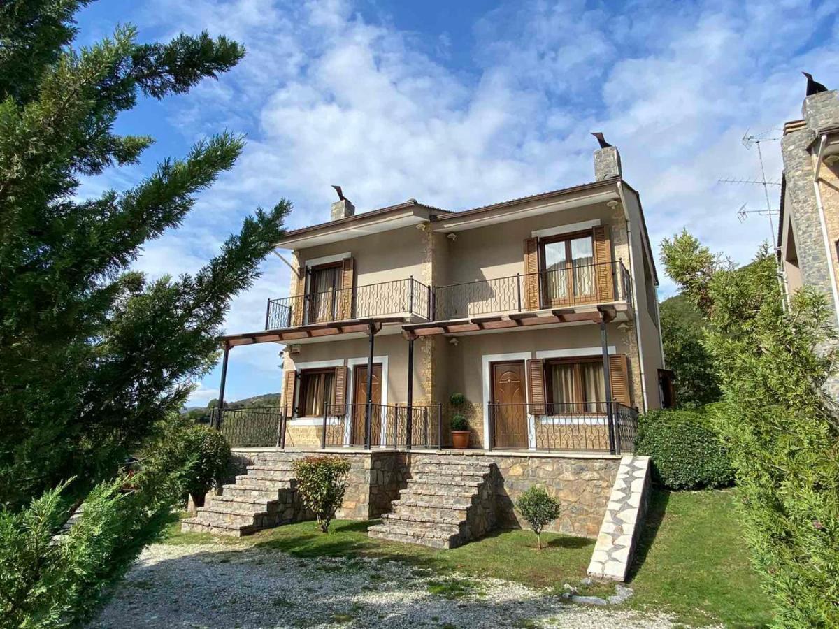 Artemis Mezonetes Apartamento Kalavryta Exterior foto